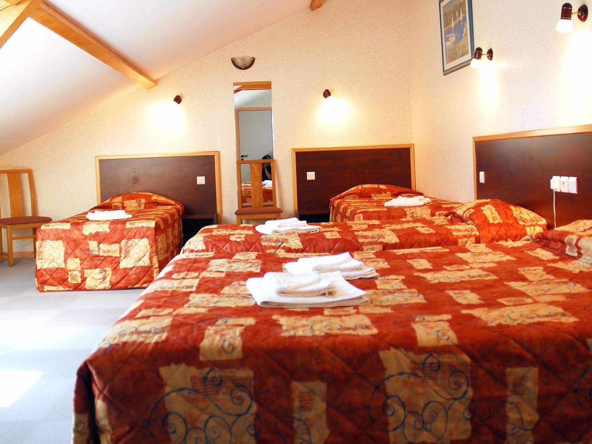 Hotel Les Hirondelles Orcines Esterno foto